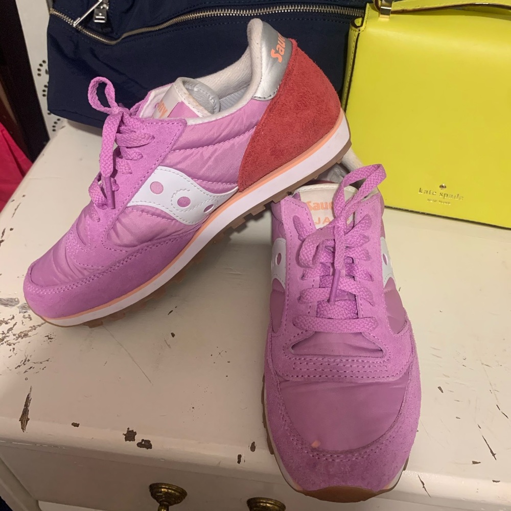 Saucony tennis shoes